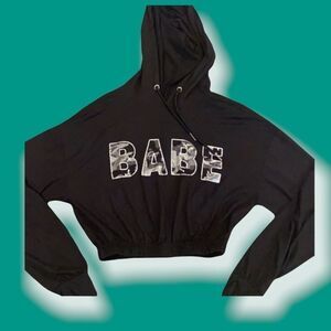 3/33$🔥🔥🔥Black cropped hooded shirt Small